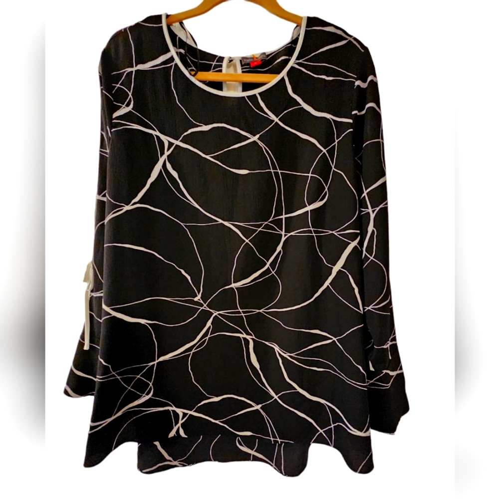 NWOT Vince Camuto XL blouse black and white